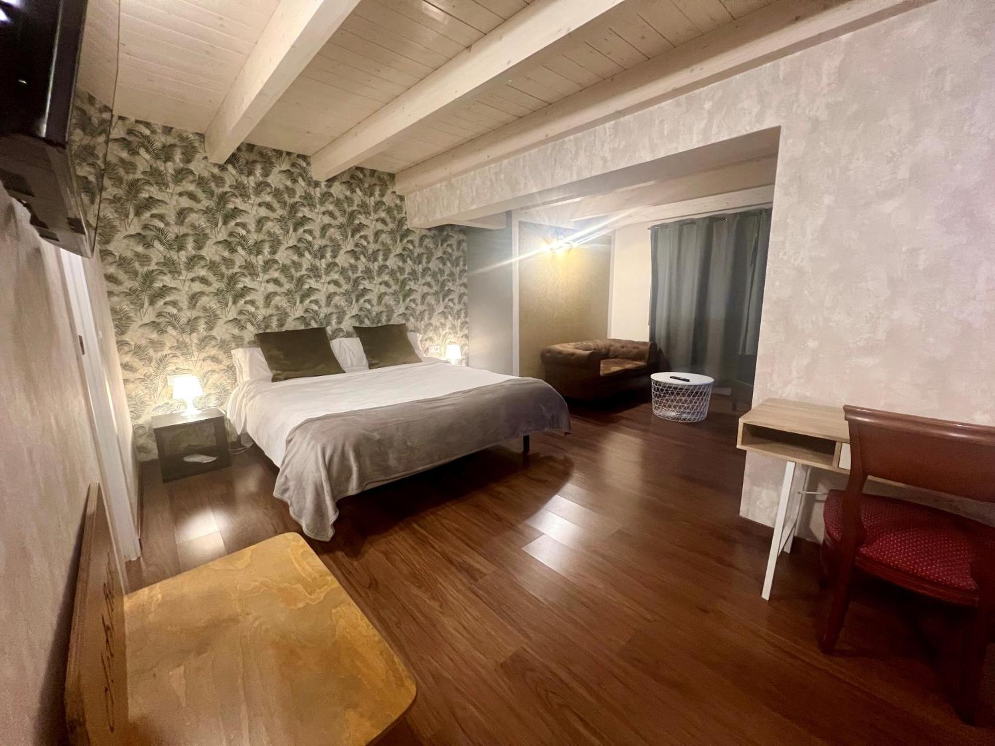 Hospederia El Batan Hotell Tramacastilla Exteriör bild